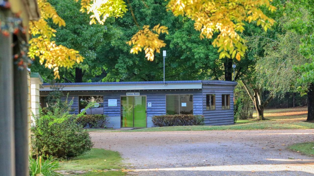 Big4 Porepunkah Holiday Park Bright Exteriör bild